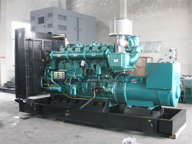 磐安200KW 柴油发电机的油耗是多少？